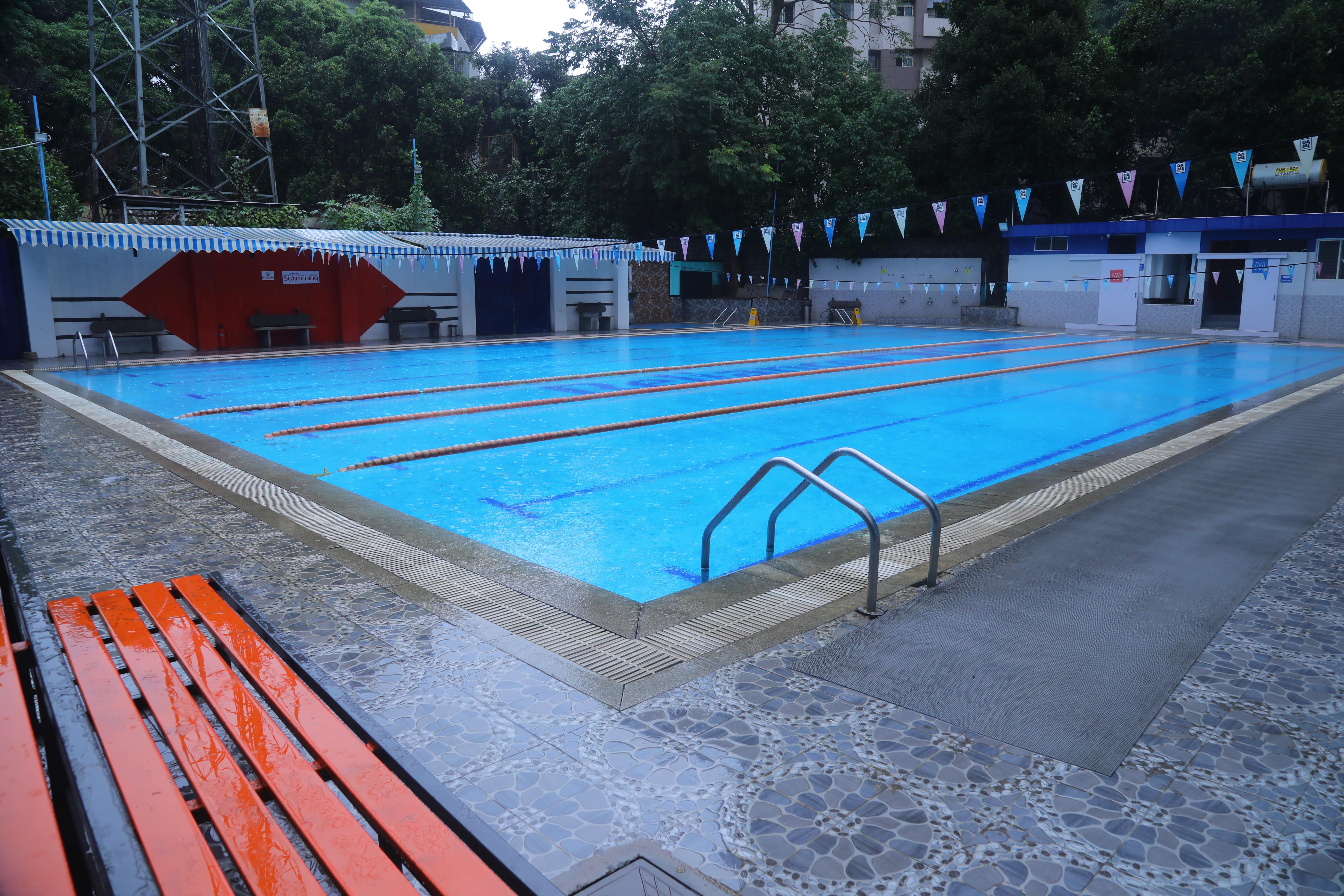 Swimming pool – The Reliance Club